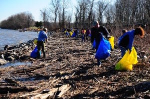 earth-day-cleanup-by-river