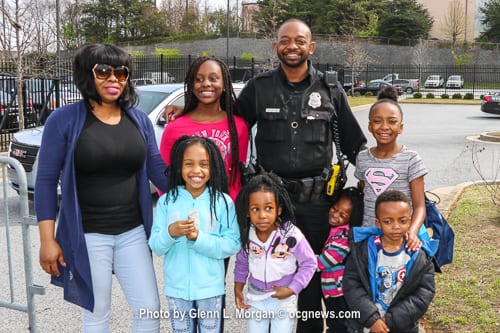 Officer Marty Williams, his six children and girlfriend, Amber Singleton, greeted the droves of people who attended the fundraiser. Photos by Glenn L. Morgan/OCGNews