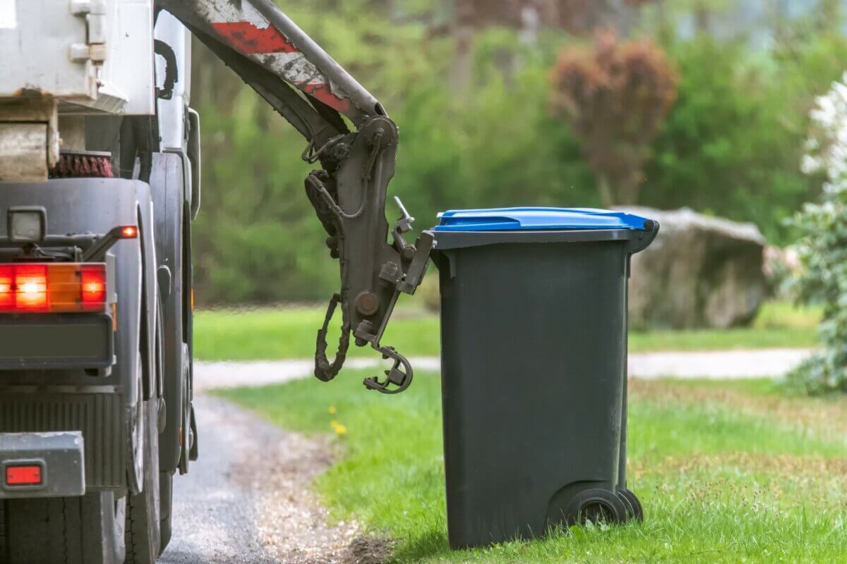DeKalb County sets residential holiday sanitation schedule On Common