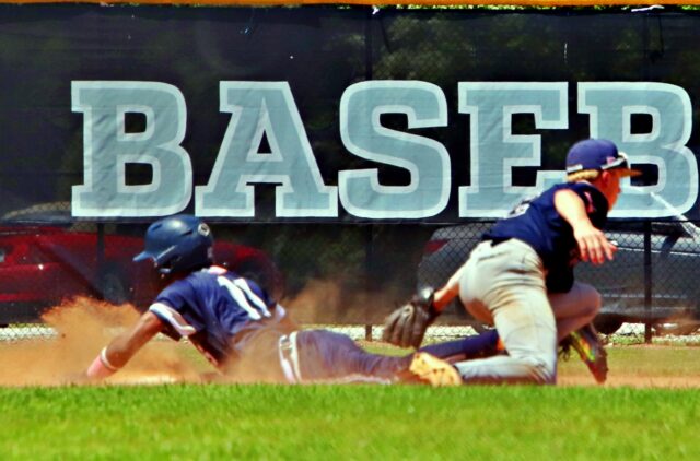 R 11 Joshua Westbrook - FC 12 Jack Oetinger