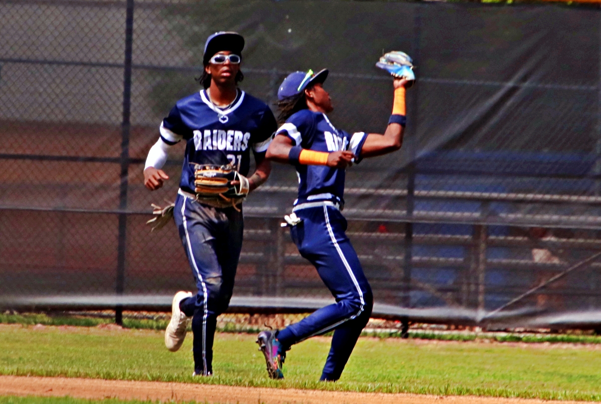 R 9 Derek Peoples - R 21 Eris Smith