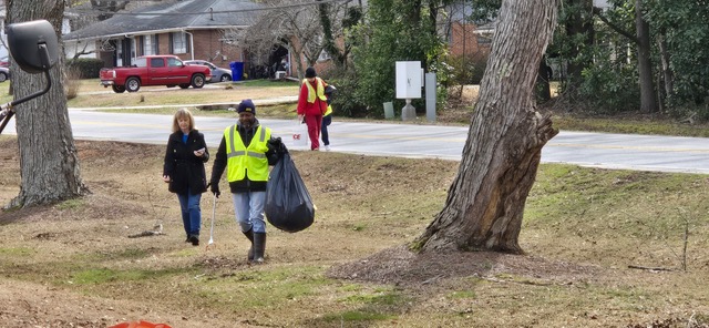 Voices for Rockdale takes on its first Adopt-A-Mile litter cleanup project – On Common Ground News