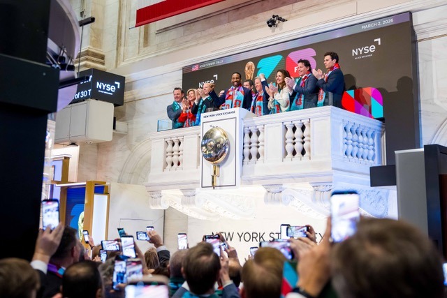 Georgia Gov. Brian Kemp, Atlanta Mayor Andre Dickens and Atlanta World Cup Host Committee ring The Opening Bell® @ NY Stock Exchange